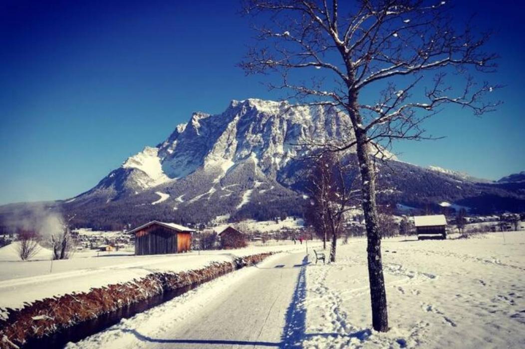 Appartement Gipfelblick- Tiroler Zugspitze Arena In ビーバーヴィアー エクステリア 写真